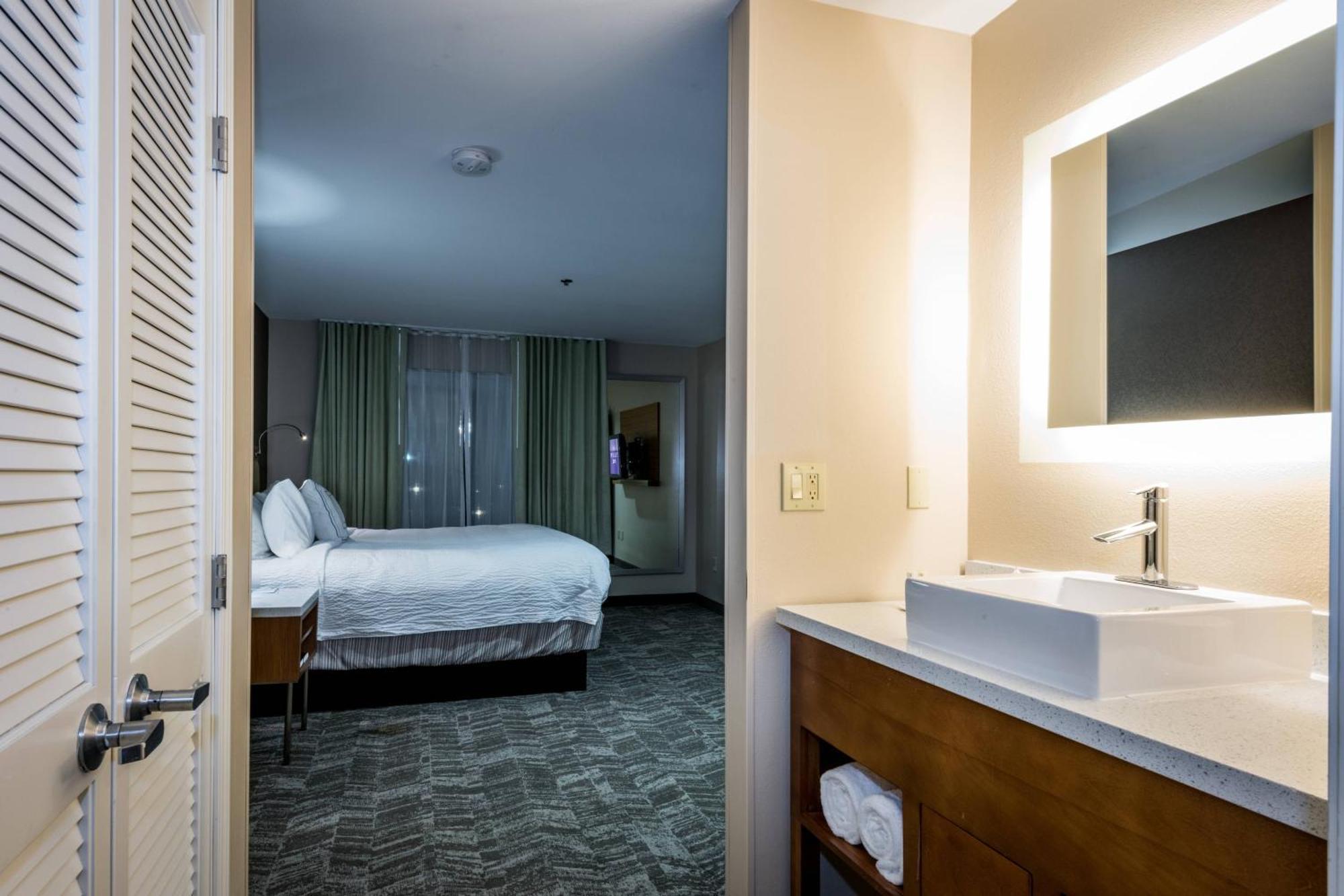 Springhill Suites By Marriott Denton Extérieur photo